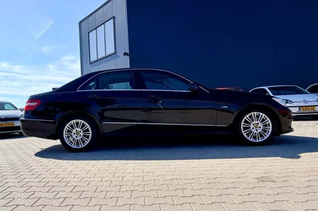 Mercedes-Benz E-Klasse (2009) thumbnail 2