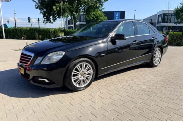 Mercedes-Benz E-Klasse (2009) thumbnail 3