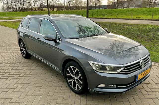 Volkswagen Passat (2016) thumbnail 2