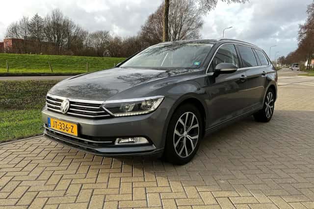 Volkswagen Passat (2016) thumbnail 4