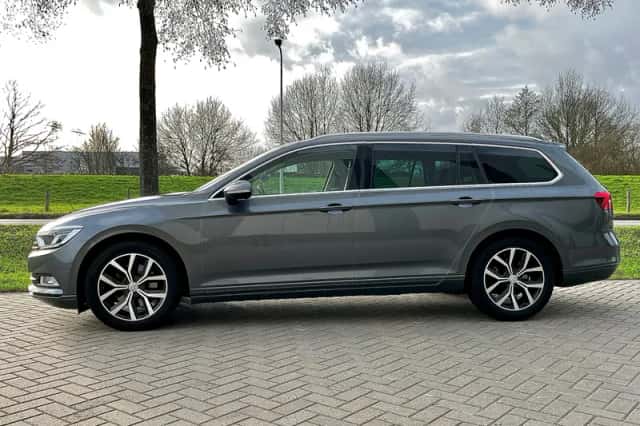 Volkswagen Passat (2016) thumbnail 5