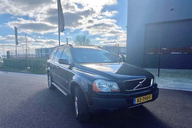 Volvo XC90 (2004) thumbnail 1