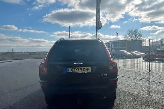 Volvo XC90 (2004) thumbnail 2
