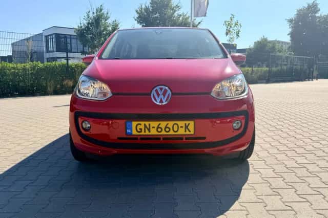 Volkswagen Up! (2015) thumbnail 5