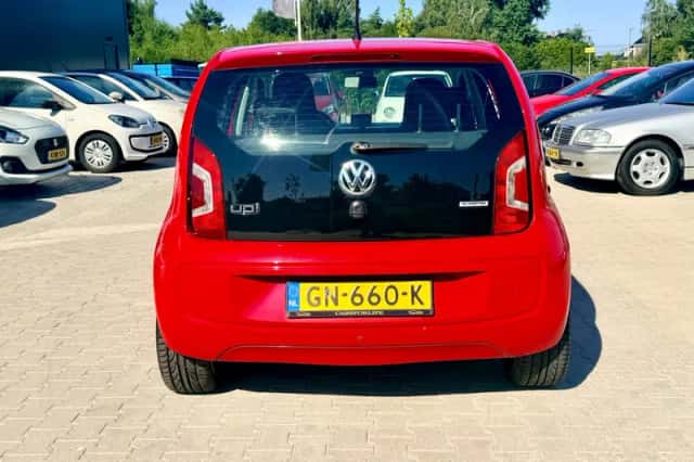 Volkswagen Up! (2015) thumbnail 6