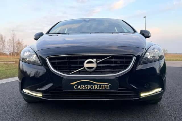Volvo V40 (2012) thumbnail 3