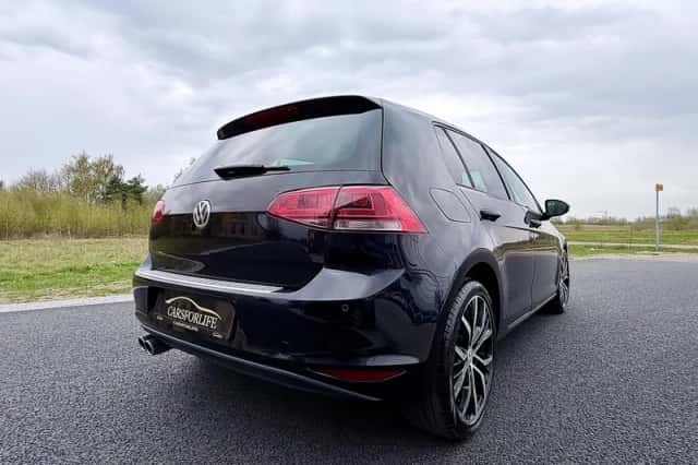 Volkswagen Golf (2012) thumbnail 2