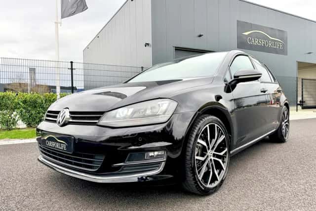 Volkswagen Golf (2012) thumbnail 3
