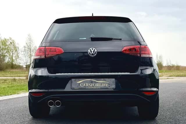 Volkswagen Golf (2012) thumbnail 4