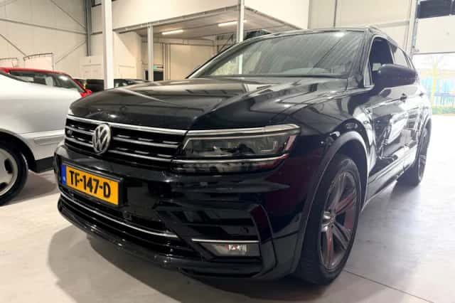 Volkswagen Tiguan (2018) thumbnail 1