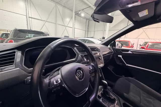 Volkswagen Tiguan (2018) thumbnail 6