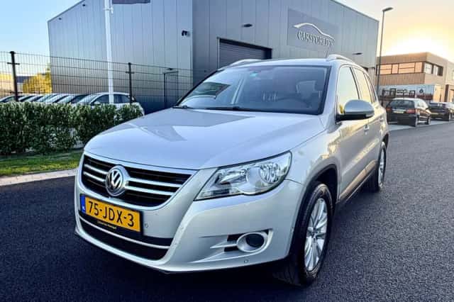 Volkswagen Tiguan (2009) thumbnail 1