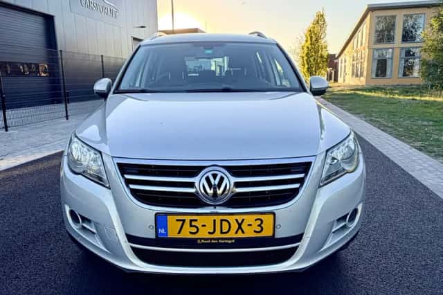 Volkswagen Tiguan (2009) thumbnail 5