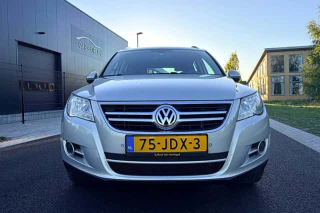 Volkswagen Tiguan (2009) thumbnail 6