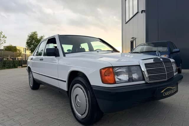 Mercedes-Benz 190-Serie (1988) thumbnail 3