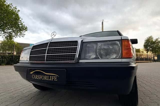 Mercedes-Benz 190-Serie (1988) thumbnail 5