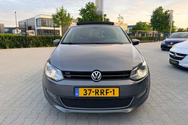 Volkswagen Polo (2011) thumbnail 1