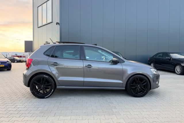 Volkswagen Polo (2011) thumbnail 3