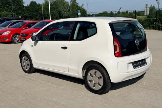 Volkswagen Up! (2011) thumbnail 2