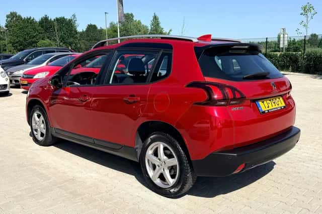 Peugeot 2008 (2018) thumbnail 2