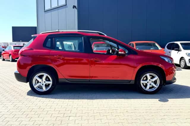 Peugeot 2008 (2018) thumbnail 4