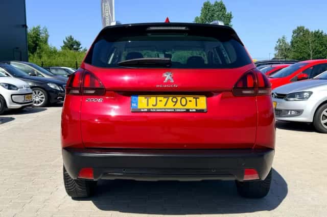 Peugeot 2008 (2018) thumbnail 6