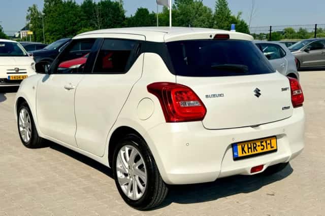 Suzuki Swift (2021) thumbnail 4