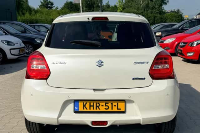 Suzuki Swift (2021) thumbnail 5