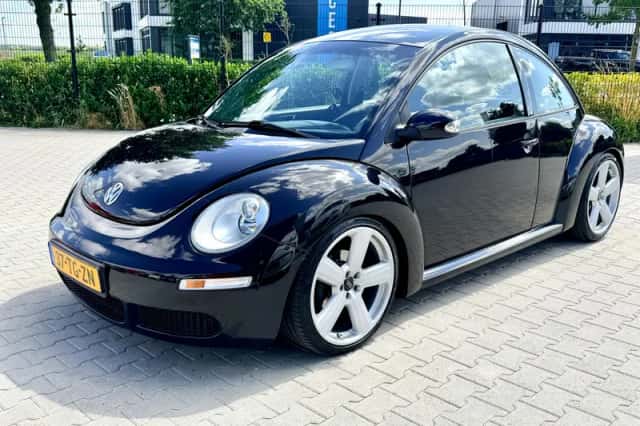 Volkswagen New Beetle (2006) thumbnail 1