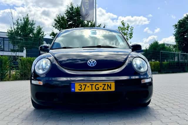 Volkswagen New Beetle (2006) thumbnail 5