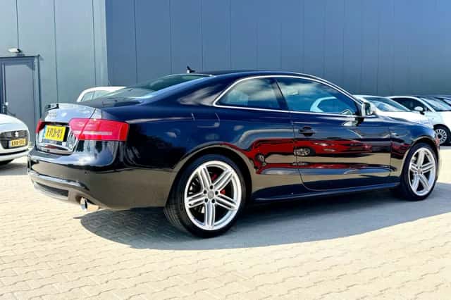 Audi A5 (2010) thumbnail 2