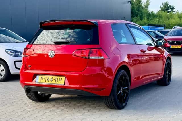Volkswagen Golf (2013) thumbnail 2