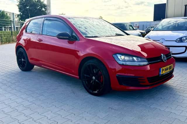 Volkswagen Golf (2013) thumbnail 3
