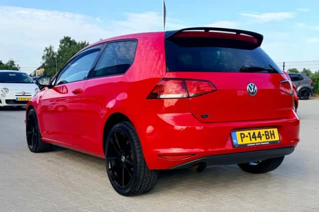 Volkswagen Golf (2013) thumbnail 4