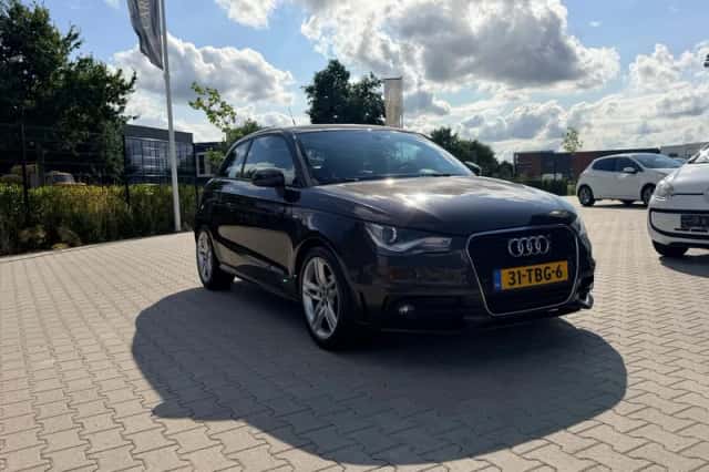 Audi A1 (2012) thumbnail 3
