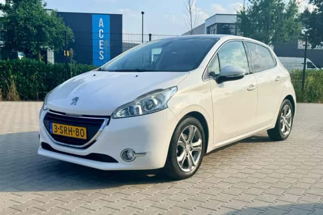 Peugeot 208 (2013) thumbnail 1