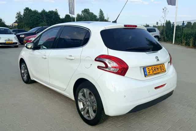Peugeot 208 (2013) thumbnail 5