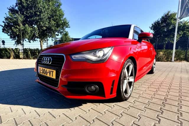 Audi A1 (2011) thumbnail 1