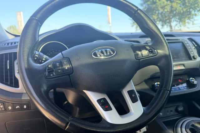 Kia Sportage (2015) thumbnail 3
