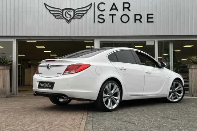 Opel Insignia (2009) thumbnail 3