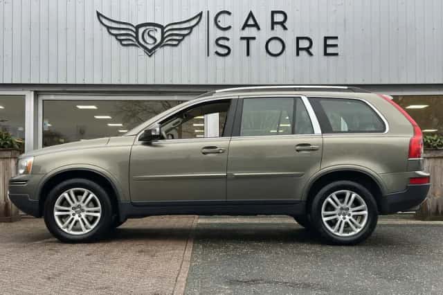 Volvo XC90 (2010) thumbnail 2