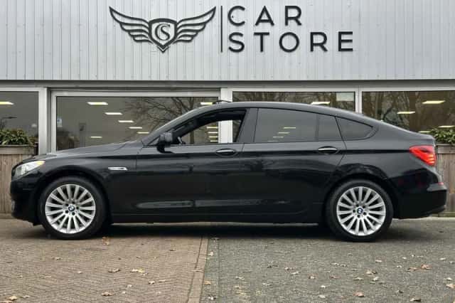 BMW 5-Serie (2011) thumbnail 2