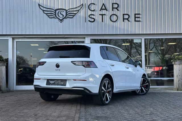 Volkswagen Golf (2025) thumbnail 3