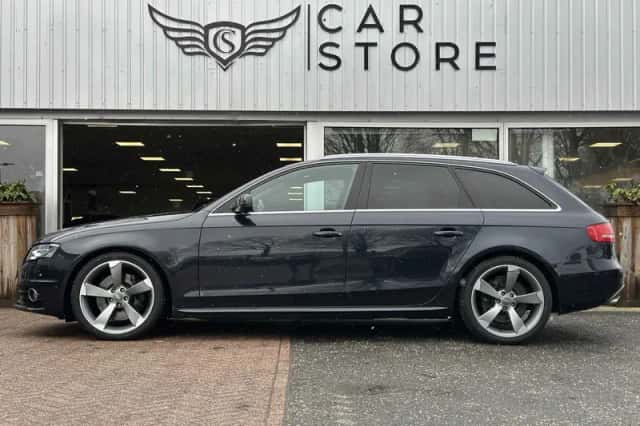 Audi A4 (2011) thumbnail 2