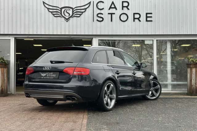 Audi A4 (2011) thumbnail 3