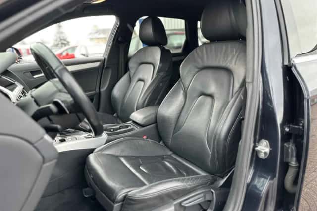 Audi A4 (2011) thumbnail 6