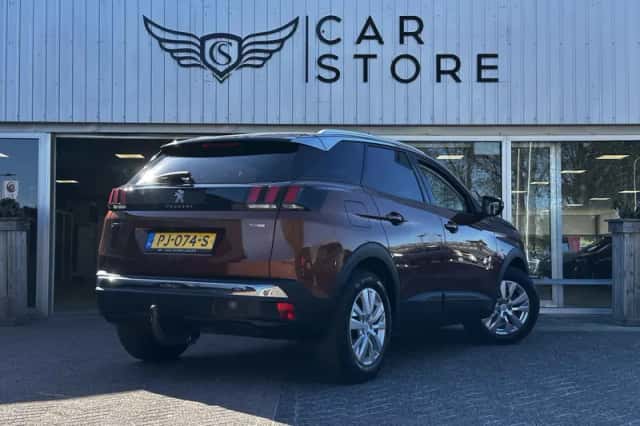 Peugeot 3008 (2017) thumbnail 3