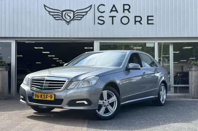 Mercedes-Benz E-Klasse (2010) thumbnail 1