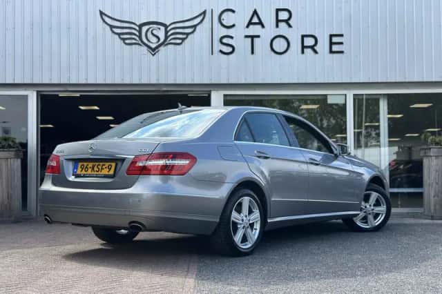 Mercedes-Benz E-Klasse (2010) thumbnail 3