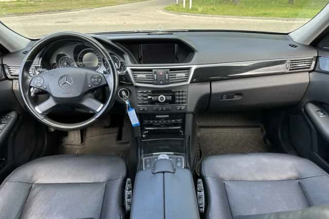 Mercedes-Benz E-Klasse (2010) thumbnail 4